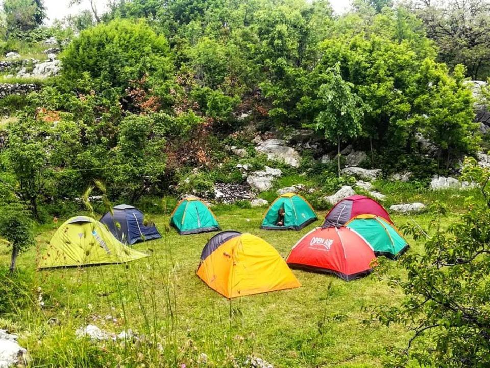 Camp Oaza,Lipa Otel Cetinje Dış mekan fotoğraf