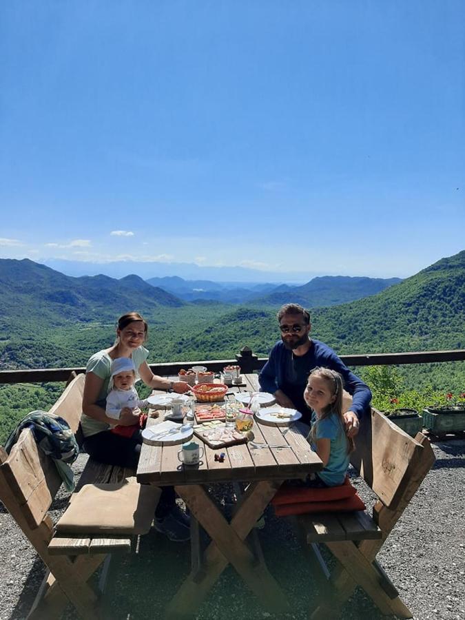 Camp Oaza,Lipa Otel Cetinje Dış mekan fotoğraf