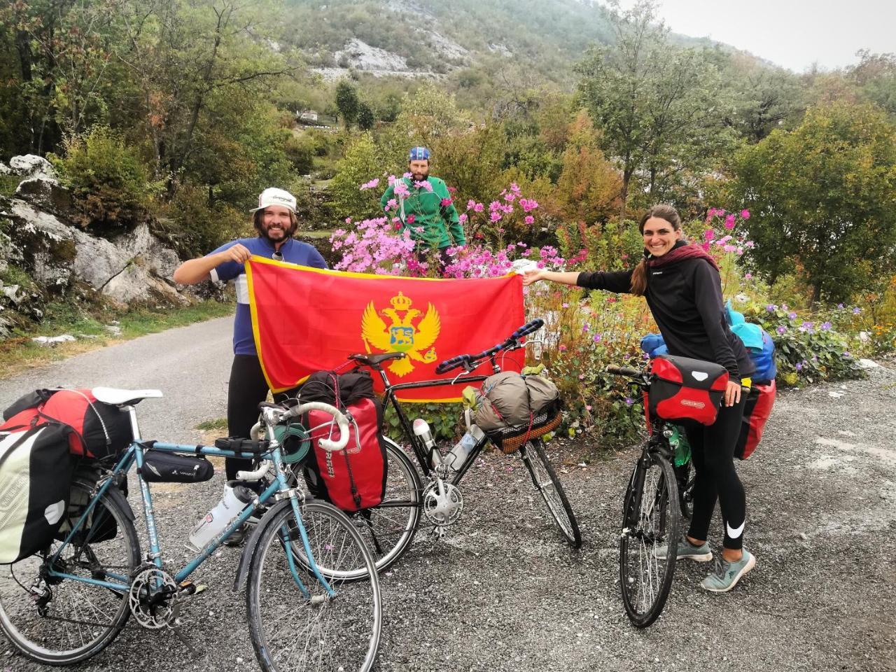 Camp Oaza,Lipa Otel Cetinje Dış mekan fotoğraf