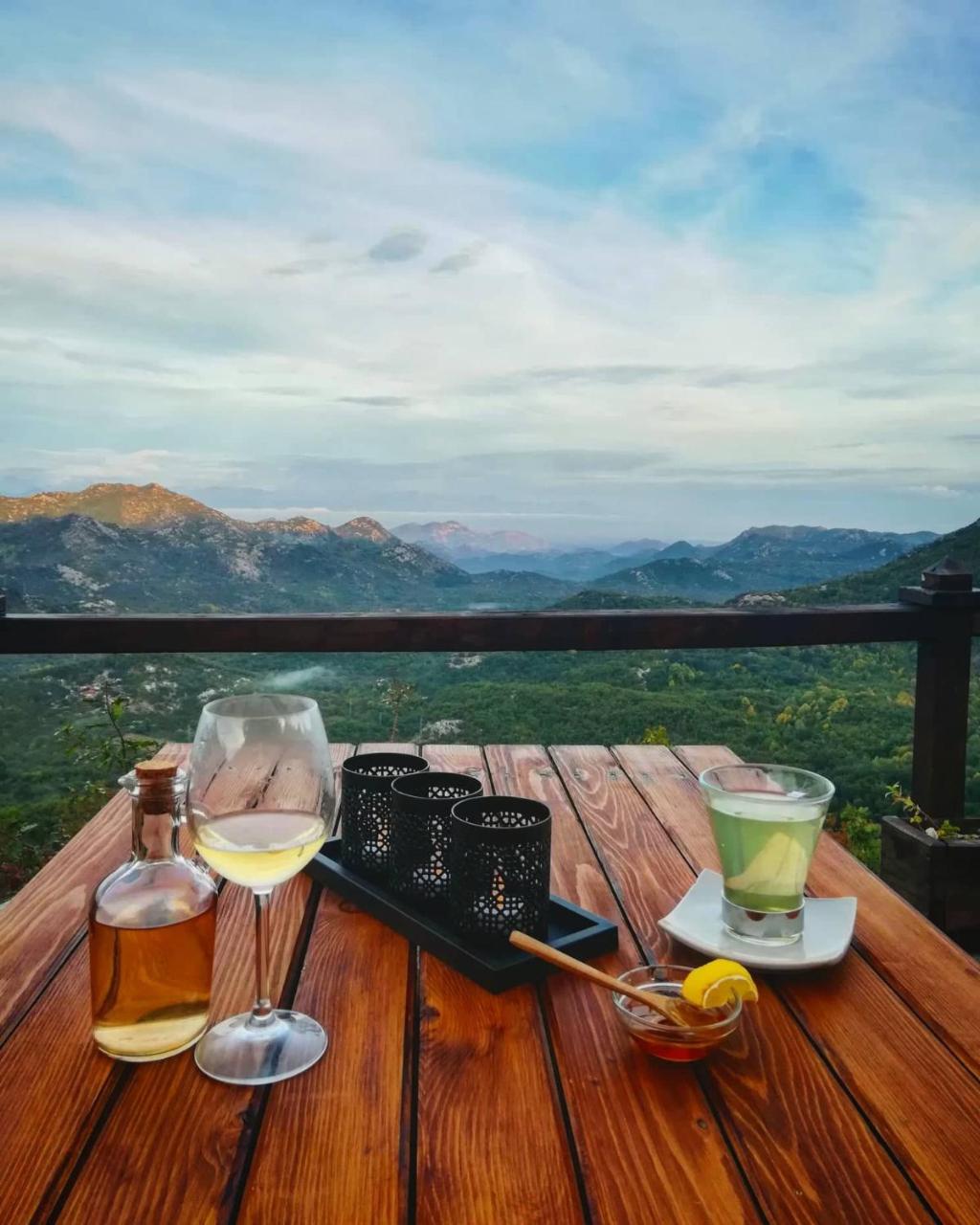 Camp Oaza,Lipa Otel Cetinje Dış mekan fotoğraf