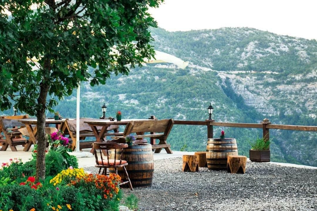 Camp Oaza,Lipa Otel Cetinje Dış mekan fotoğraf